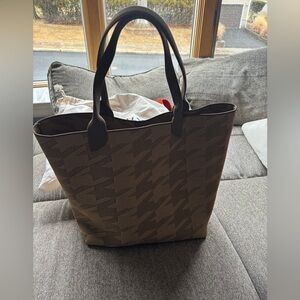 Rothy’s Lightweight Tote in Dark Camel Houndstooth (Collector’s Edition)